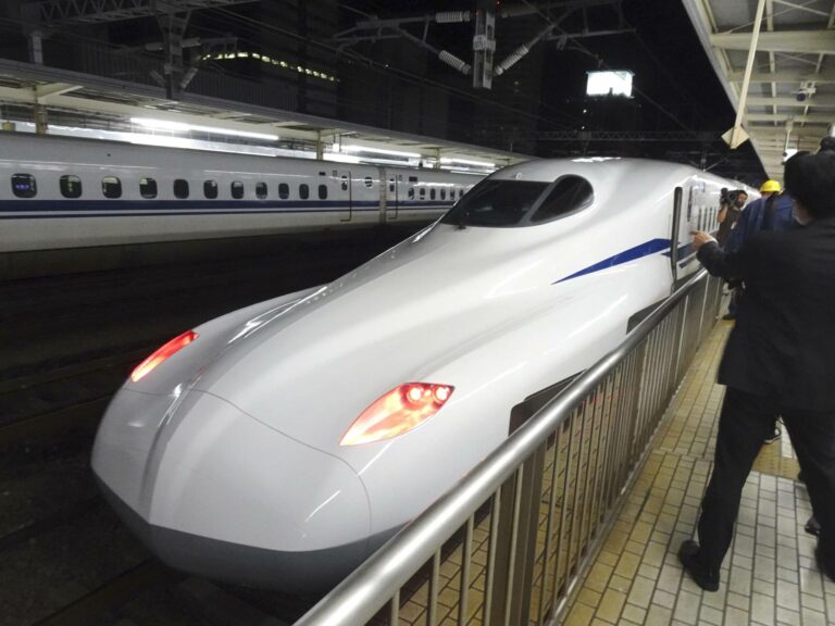 Shinkansen: High Tech & High Touch